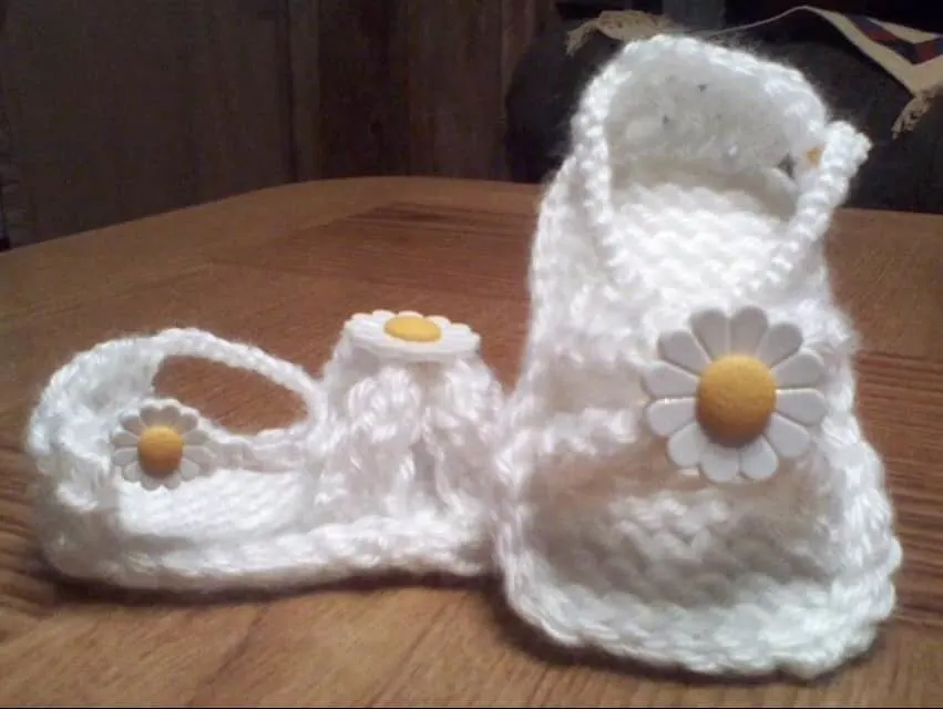 Loom Knit Baby Sandals - GoodKnit Kisses