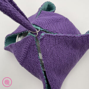 needle knit pie carrier